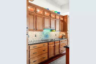 212 N Center Street #401, Bloomington, IL 61701 - Photo 7