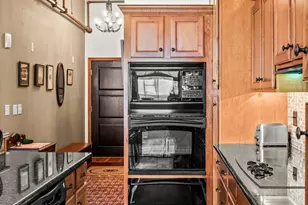 212 N Center St, Bloomington, IL 61701 - Photo 25