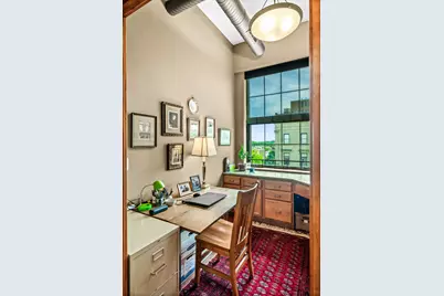 212 N Center Street #401, Bloomington, IL 61701 - Photo 25