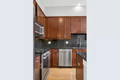 2318 W Wolfram Street, Chicago, IL 60618 - Photo 11