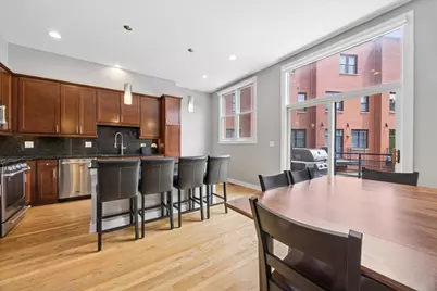 2318 W Wolfram Street, Chicago, IL 60618 - Photo 9