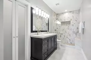 2318 W Wolfram St, Chicago, IL 60618 - Photo 21