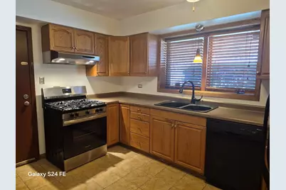 5855 W Higgins Avenue #GF, Chicago, IL 60630 - Photo 9