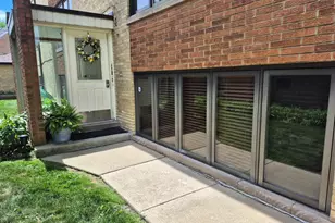 5855 W Higgins Ave, Chicago, IL 60630 - Photo 3