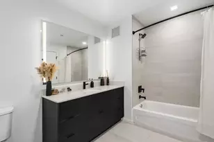 225 N Elizabeth St, Chicago, IL 60607 - Photo 17