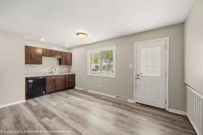 16388 Terry Lane, Oak Forest, IL 60452 - Photo 7
