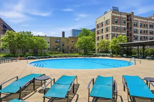 3930 N Pine Grove Ave, Chicago, IL 60613 - Photo 11