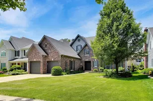 724 Fairfield Ct, Westmont, IL 60559 - Photo 3