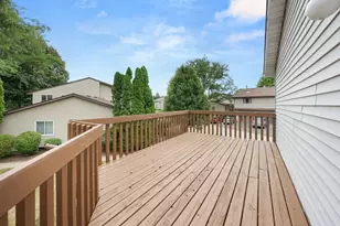 1833 Kerrybrook Ct, Sycamore, IL 60178 - Photo 11
