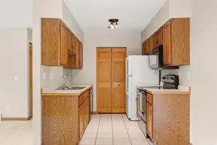 1833 Kerrybrook Ct, Sycamore, IL 60178 - Photo 15