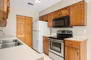 1833 Kerrybrook Ct, Sycamore, IL 60178 - Photo 13