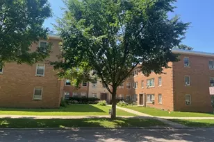 4825 Hull St, Skokie, IL 60077 - Photo 3