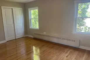 4825 Hull St, Skokie, IL 60077 - Photo 11