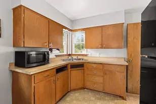 502 Boys St, Streator, IL 61364 - Photo 9