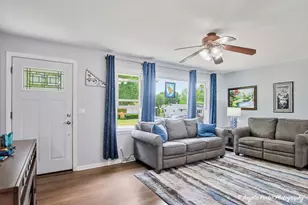 348 W Oriole Trail, Cary, IL 60013 - Photo 3