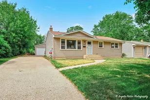 348 W Oriole Trail, Cary, IL 60013 - Photo 1