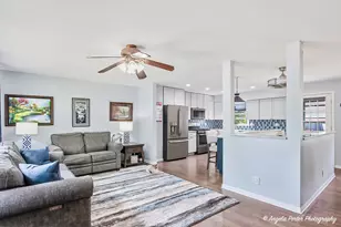 348 W Oriole Trail, Cary, IL 60013 - Photo 5