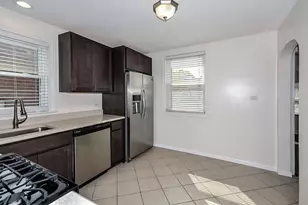 2140 Dobson St, Evanston, IL 60202 - Photo 3