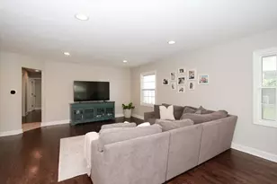 955 N Topanga Dr, Palatine, IL 60074 - Photo 5