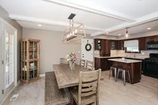 955 N Topanga Dr, Palatine, IL 60074 - Photo 7