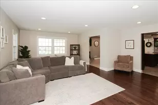 955 N Topanga Dr, Palatine, IL 60074 - Photo 3