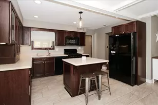 955 N Topanga Dr, Palatine, IL 60074 - Photo 9