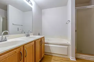 598 Harvey Lake Dr, Vernon Hills, IL 60061 - Photo 15