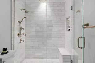 21 E Huron St, Chicago, IL 60611 - Photo 37