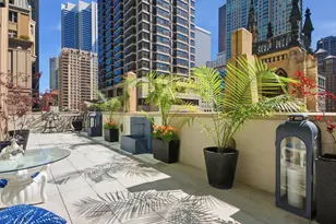 21 E Huron St, Chicago, IL 60611 - Photo 9