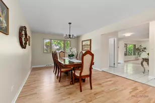 2315 Castilian Cir, Northbrook, IL 60062 - Photo 7