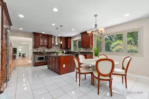 2315 Castilian Cir, Northbrook, IL 60062 - Photo 9