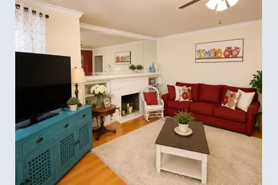 4646 W Addison Street #2W, Chicago, IL 60641 - Photo 5