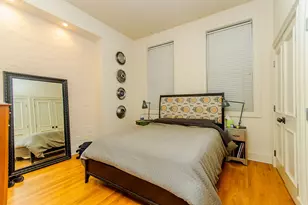 166 W Grand Ave, Chicago, IL 60654 - Photo 11