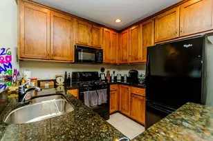 166 W Grand Ave, Chicago, IL 60654 - Photo 5