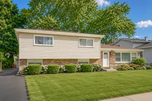 554 Patton Dr, Buffalo Grove, IL 60089 - Photo 3