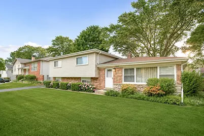 554 Patton Drive, Buffalo Grove, IL 60089 - Photo 1