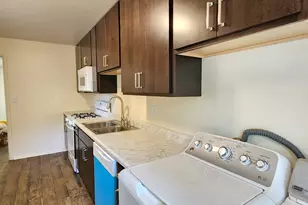 193 E Dennis Rd, Wheeling, IL 60090 - Photo 3