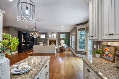 605 Thornwood Drive, Naperville, IL 60540 - Photo 9