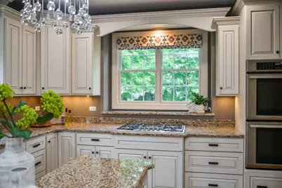 605 Thornwood Drive, Naperville, IL 60540 - Photo 11