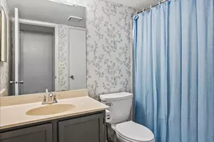 765 Thorndale Dr, Elgin, IL 60120 - Photo 13