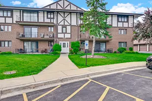11015 S Theresa Circle, Palos Hills, IL 60465 - Photo 3