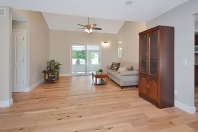 104 S Williamsburg Drive, Bloomington, IL 61704 - Photo 11
