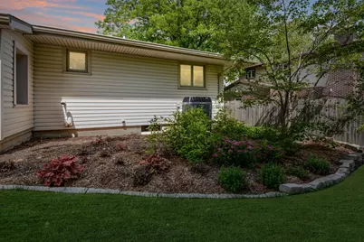 104 S Williamsburg Drive, Bloomington, IL 61704 - Photo 61