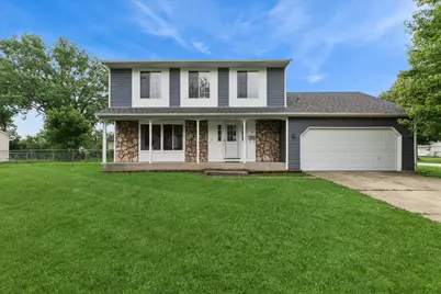 715 Newport N, Roselle, IL 60172 - Photo 1
