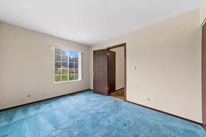 715 Newport N, Roselle, IL 60172 - Photo 17