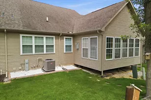 1676 Overlook Dr, Dixon, IL 61021 - Photo 5