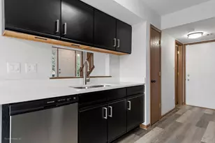 12527 S Central Park Ave, Alsip, IL 60803 - Photo 11