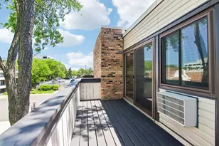 1806 Hemlock Pl, Schaumburg, IL 60173 - Photo 11