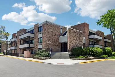 1806 Hemlock Place #303, Schaumburg, IL 60173 - Photo 1