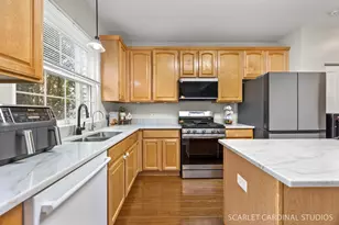 2826 Peachtree Cir, Aurora, IL 60502 - Photo 7